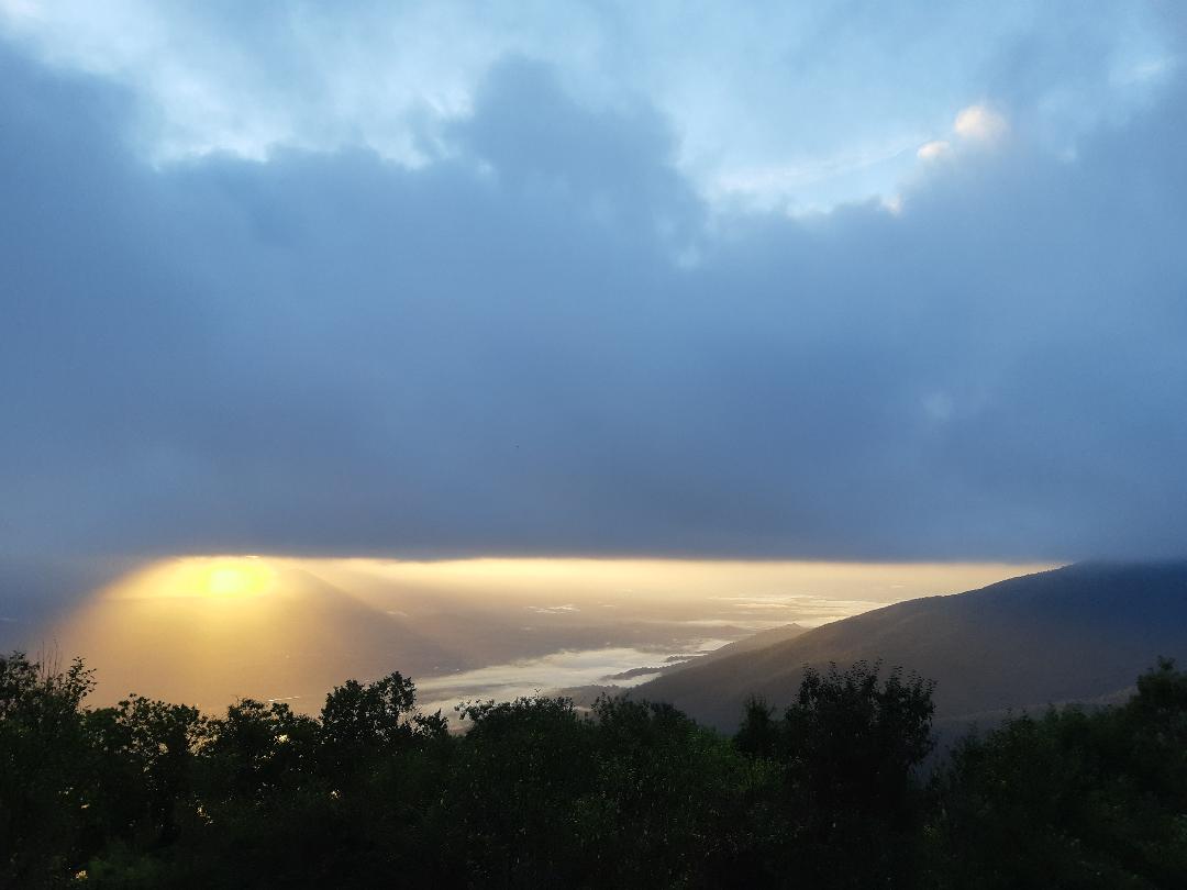 I cieli sopra Mozzacoda, Crocetta, stamattina